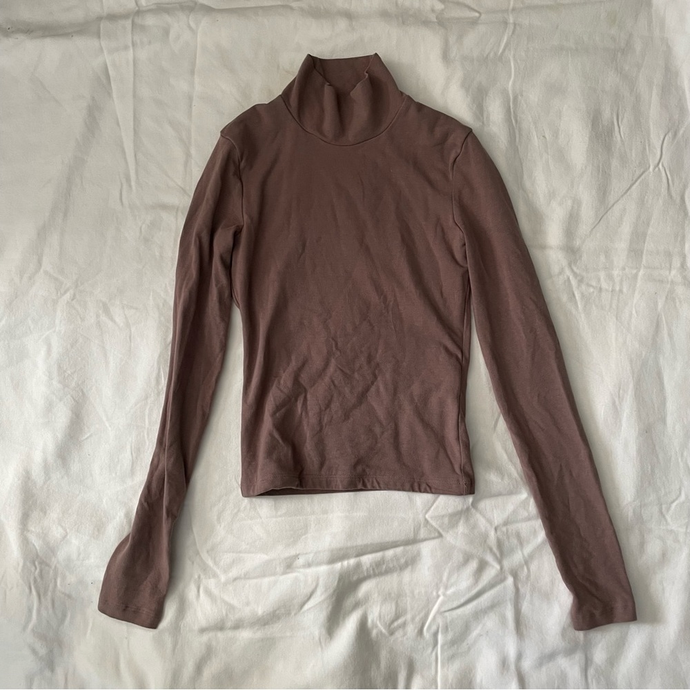 Abercrombie and Fitch taupe mockneck long sleeve